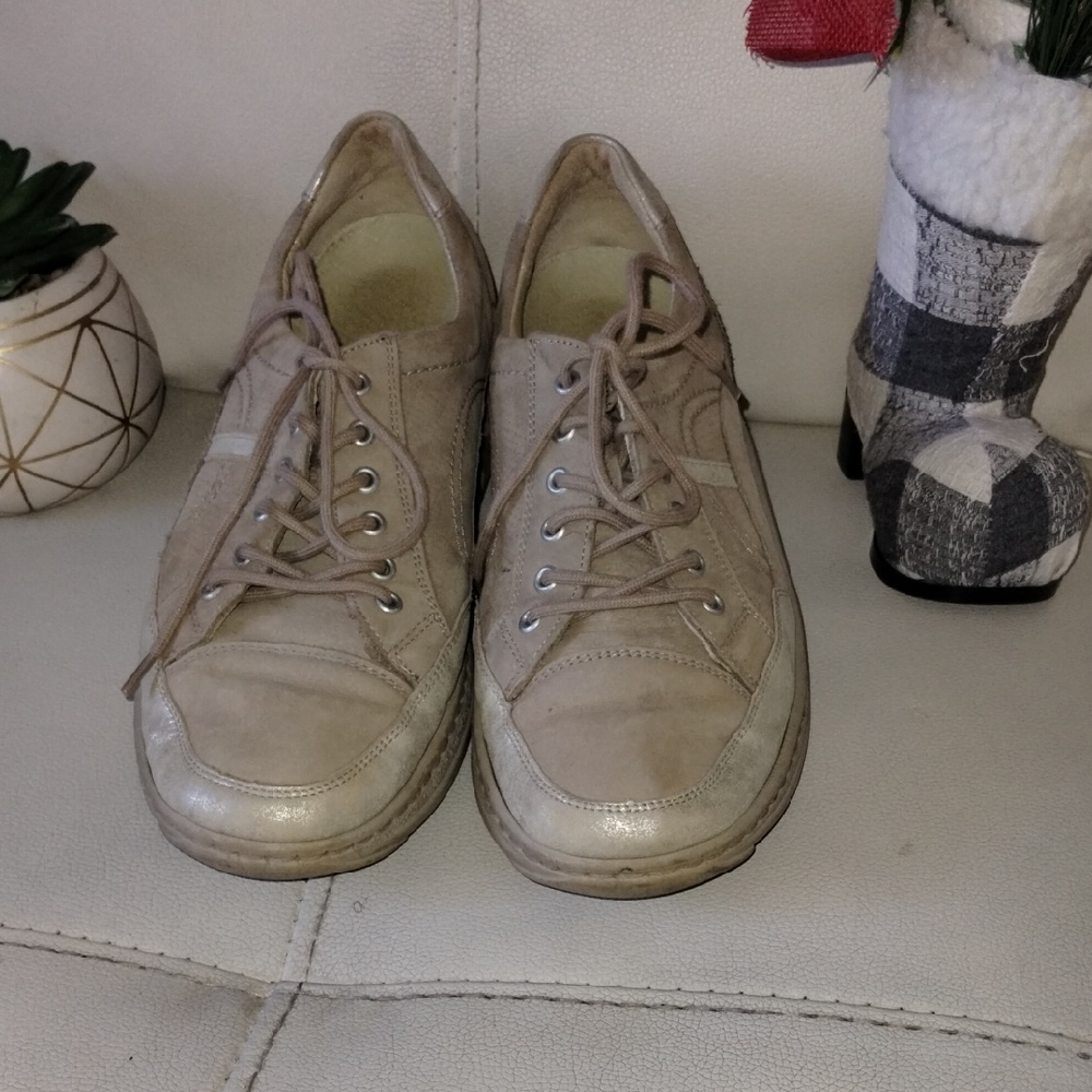Women's Beige Casual Shoes